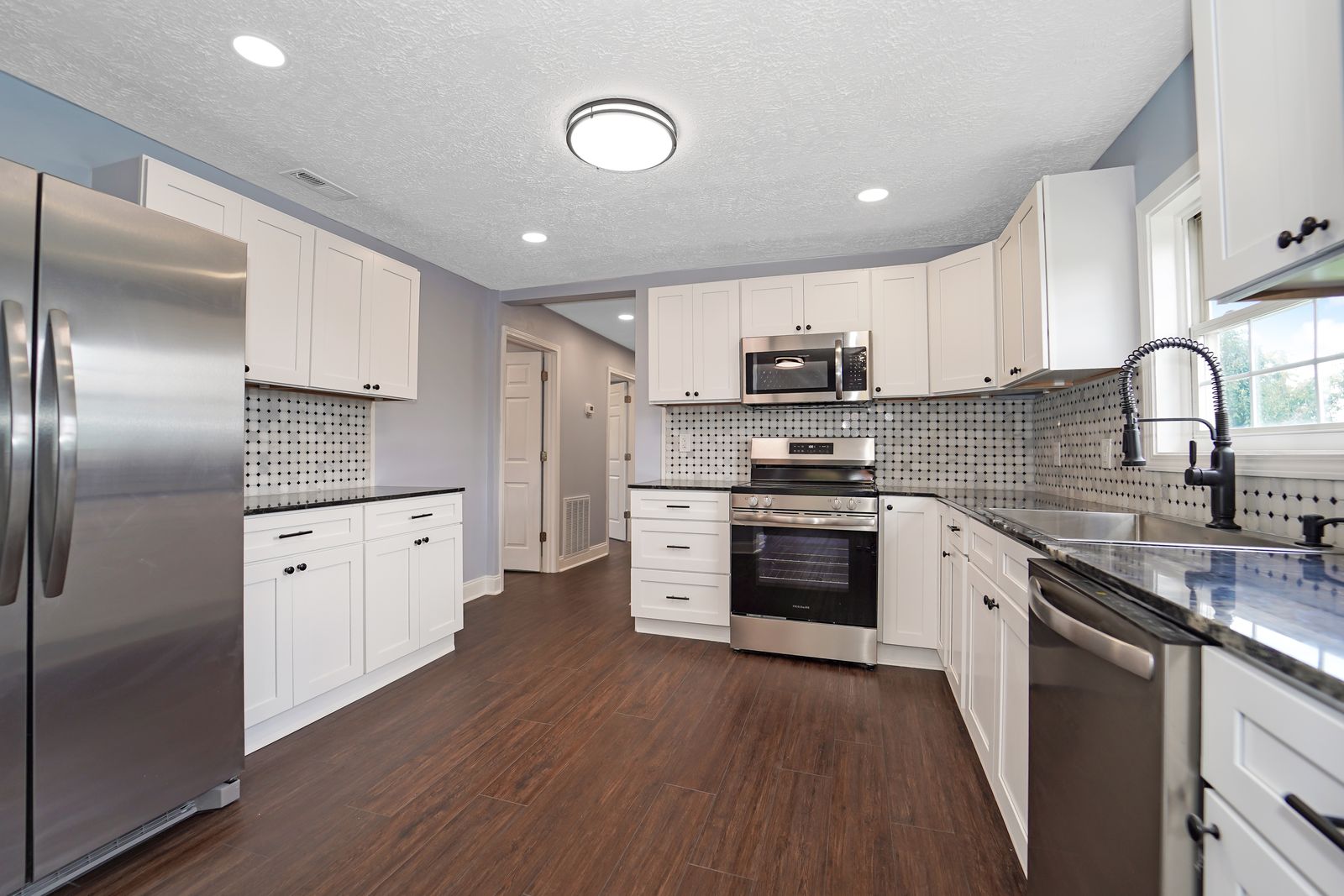 820 Montgomery Street — photo 14